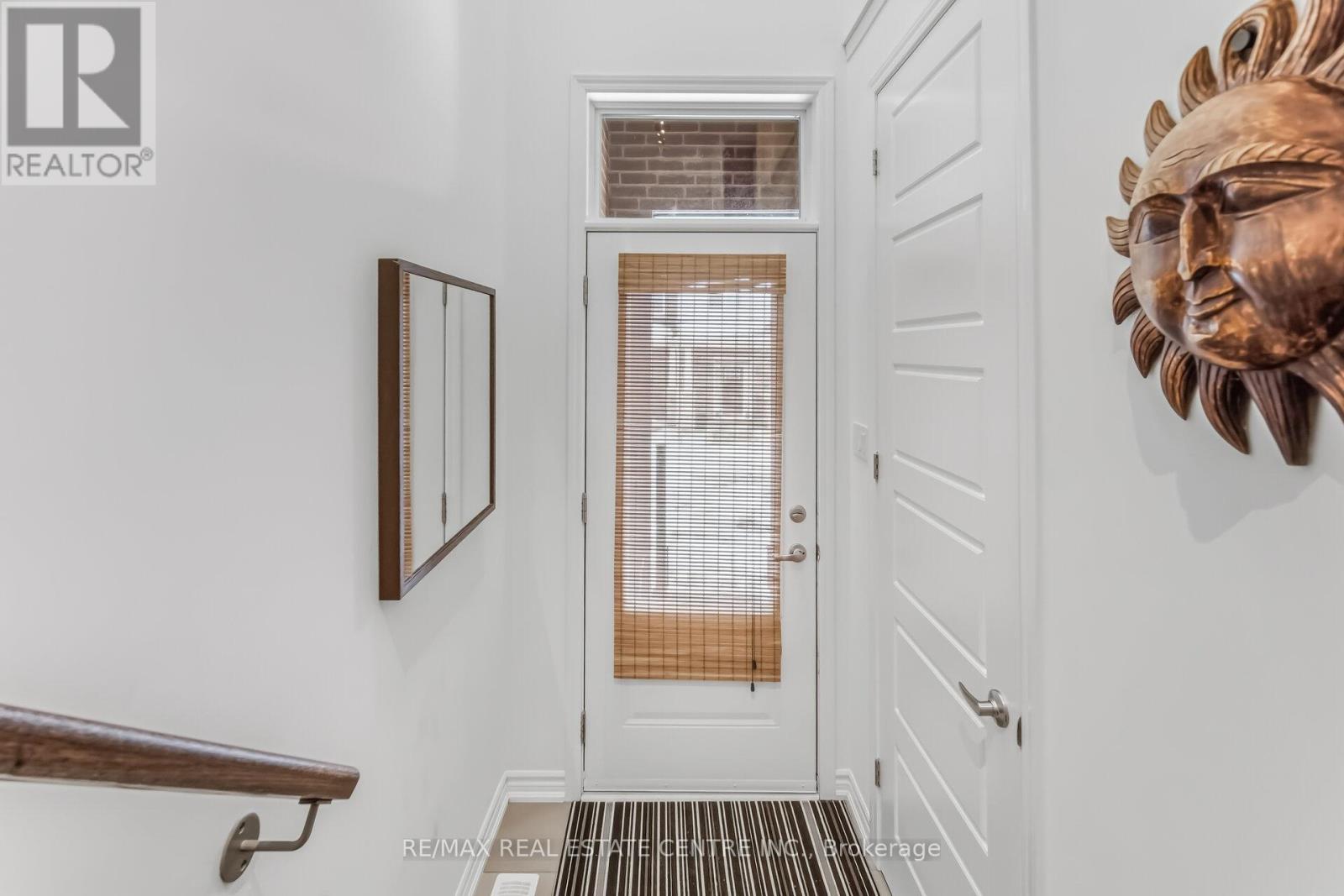 #18 - 975 Whitlock Avenue, Milton, Ontario  L9E 1S9 - Photo 5 - W12804806