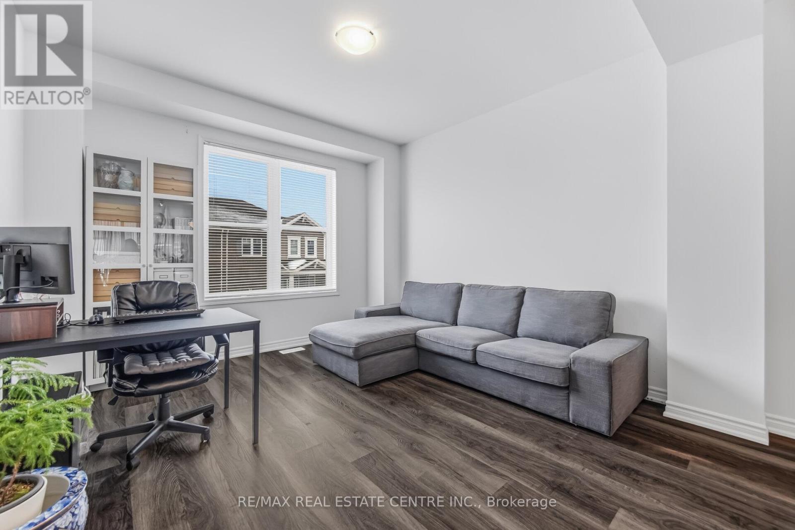 #18 - 975 Whitlock Avenue, Milton, Ontario  L9E 1S9 - Photo 7 - W12804806