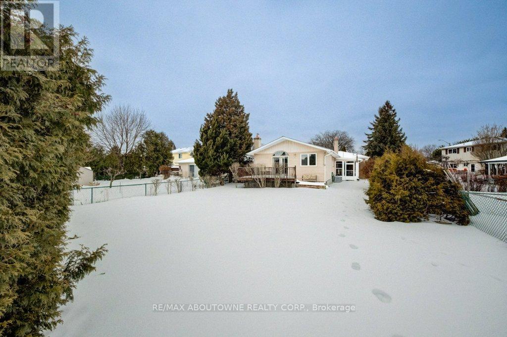 1245 Tyneburn Crescent, Mississauga, Ontario  L4X 1P4 - Photo 20 - W12804848