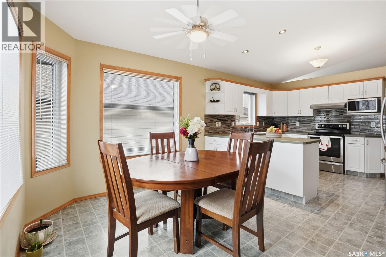 1258 Degelman Drive, Regina, Saskatchewan  S4N 7N3 - Photo 14 - SK028857