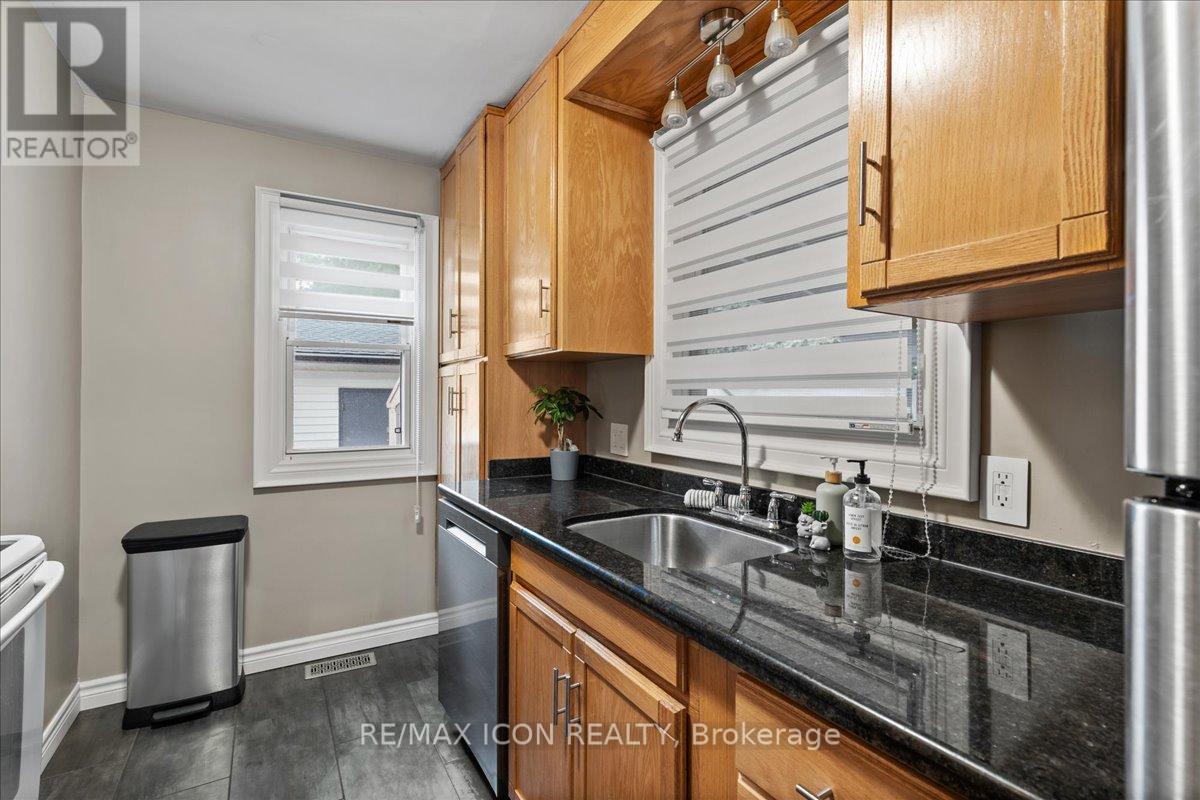 50 Grove Crescent, Brantford, Ontario  N3R 4Y6 - Photo 4 - X12804846