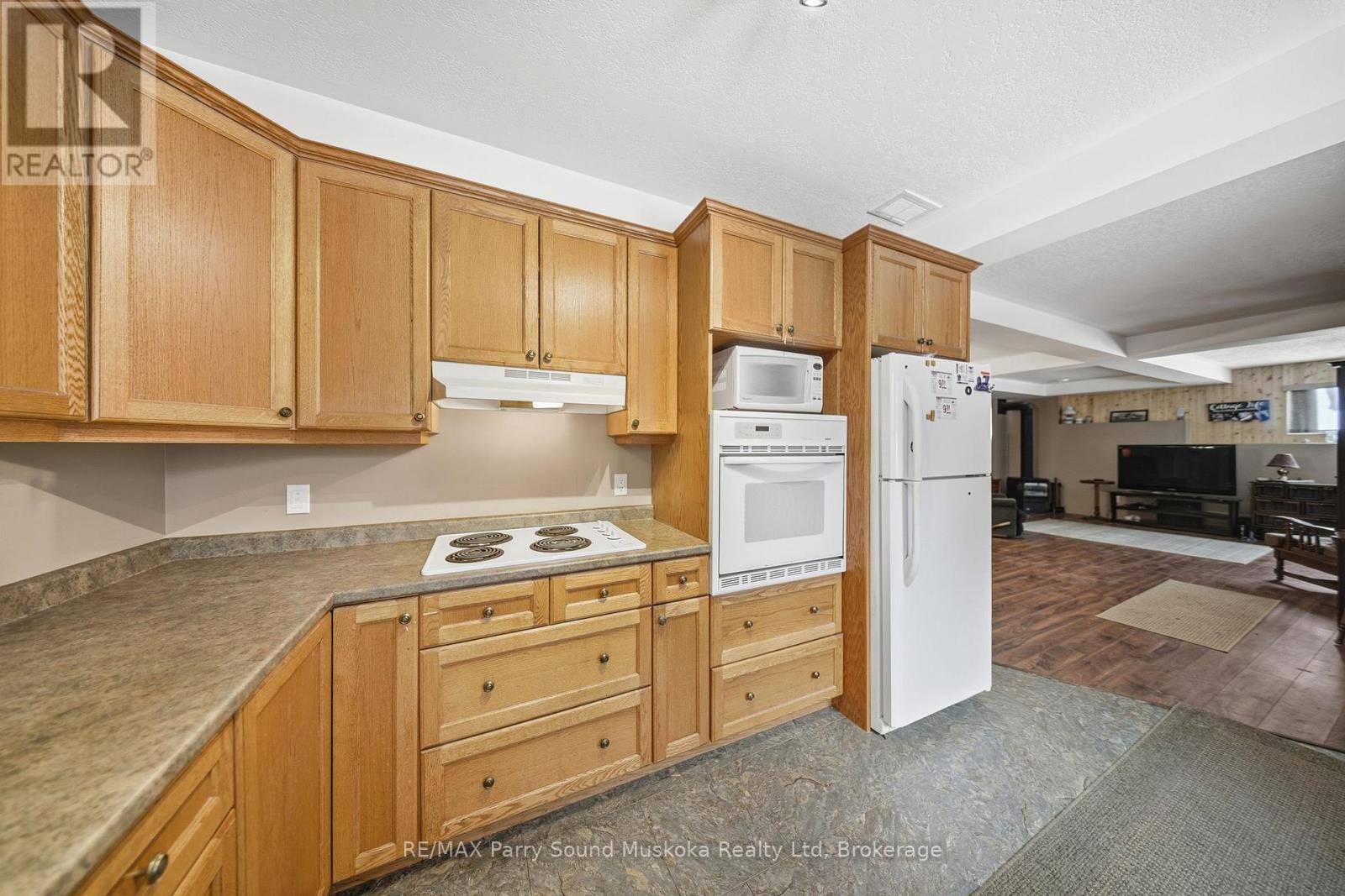 17 Indian Grove Road, Carling, Ontario  P0G 1G0 - Photo 10 - X12801104