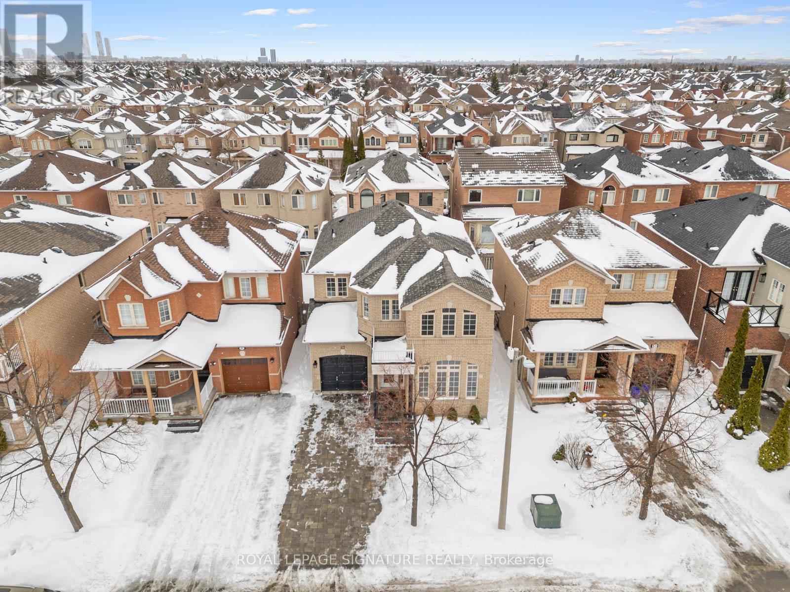 47 Amparo Drive, Vaughan, Ontario  L4H 2L7 - Photo 44 - N12784780