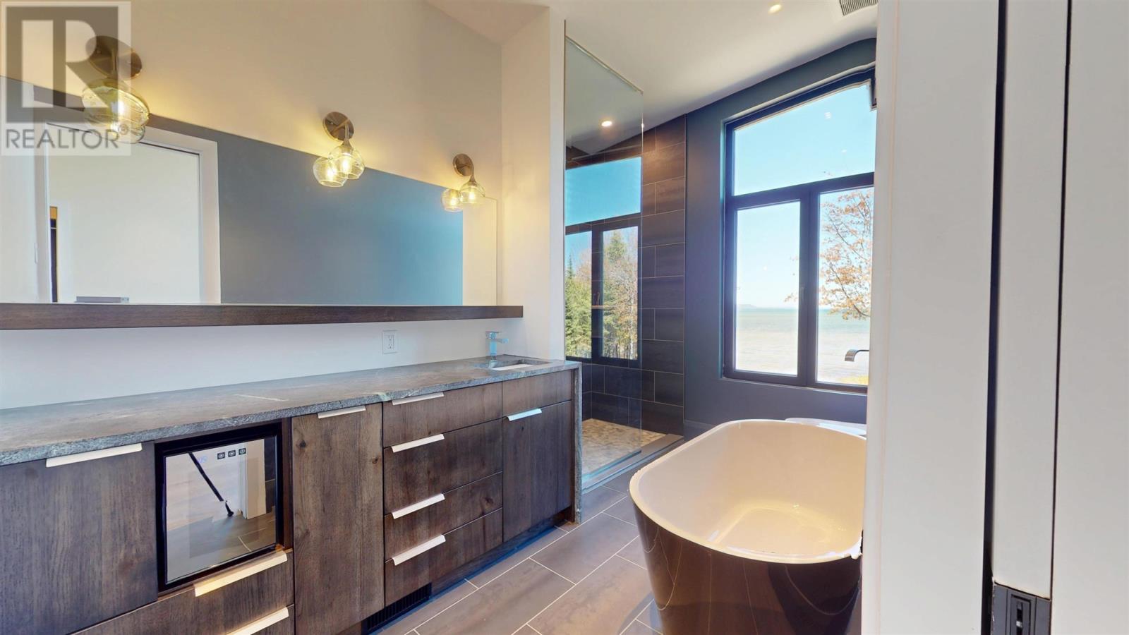 937 Sunnyside Beach Rd, Sault Ste. Marie, Ontario  P6A 6K4 - Photo 45 - SM251277