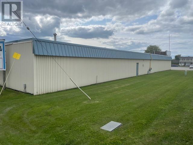 32 White Oak Dr, Sault Ste. Marie, Ontario P6B 4J8 - Photo 2 - SM252538