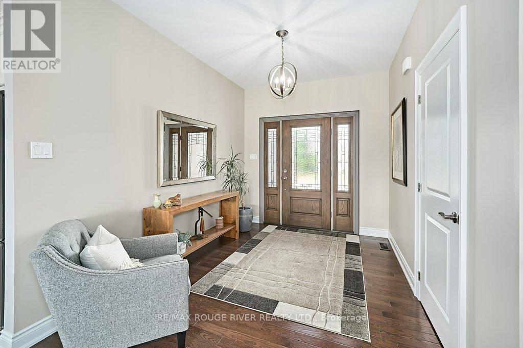 122 Southcrest Drive, Scugog, Ontario  L9L 1B6 - Photo 4 - E12804944