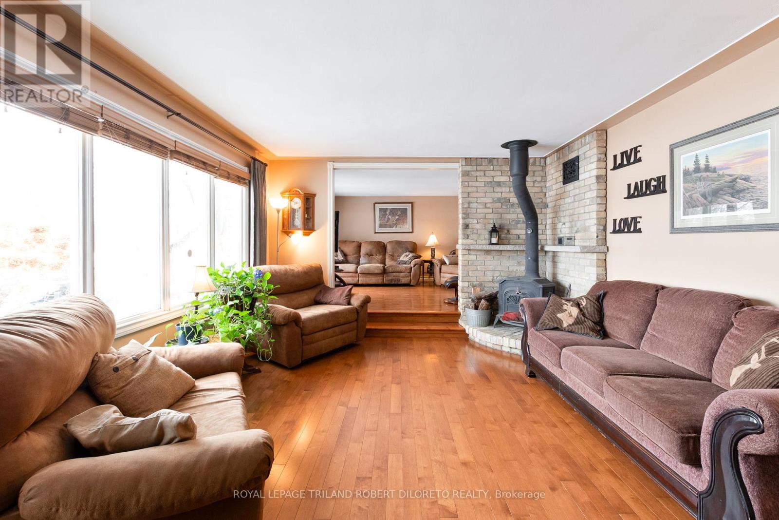 Photo 15 of 31 for 7417 Inadale Drive