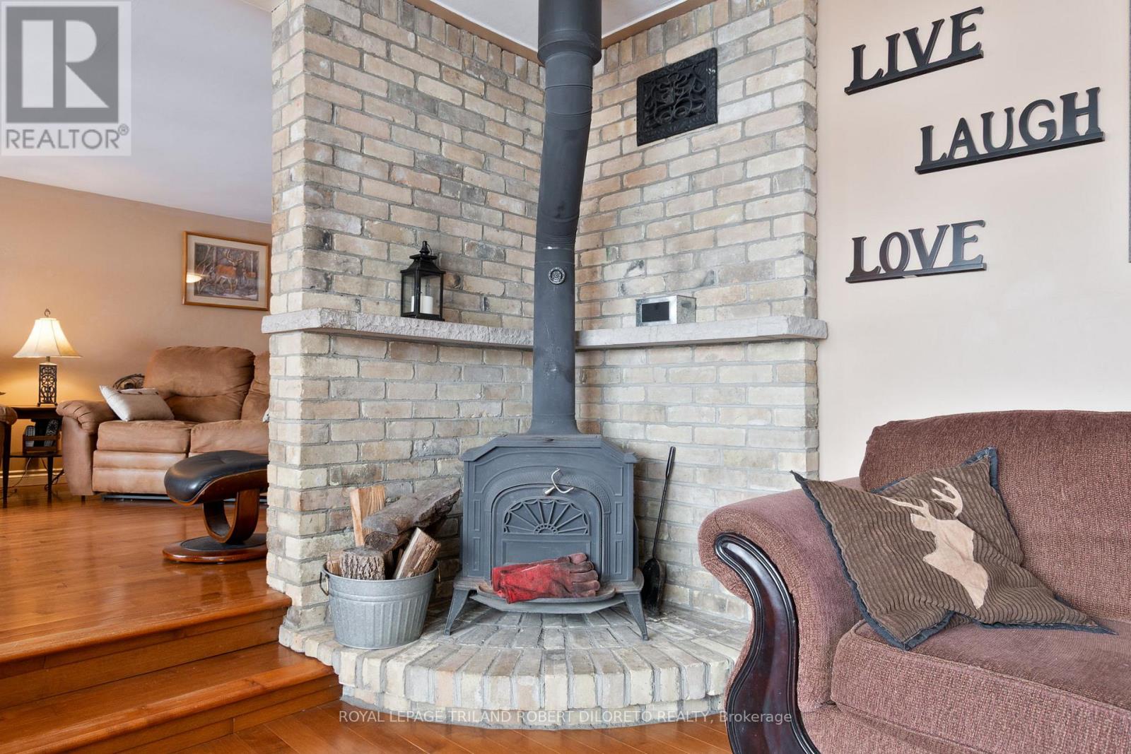 Photo 16 of 31 for 7417 Inadale Drive