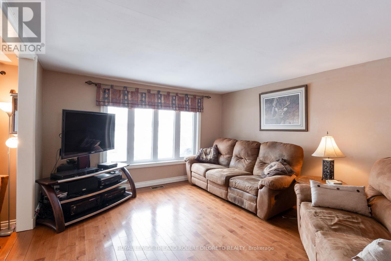 Photo 18 of 31 for 7417 Inadale Drive