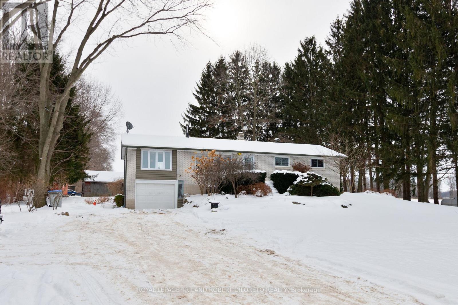 Photo 2 of 31 for 7417 Inadale Drive