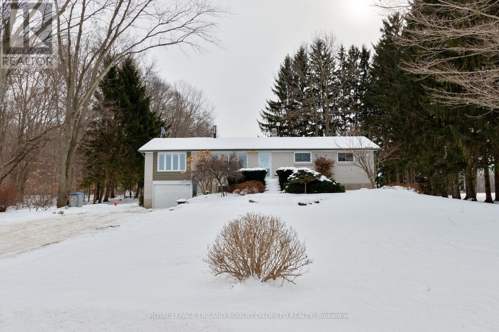 Photo 3 of 31 for 7417 Inadale Drive