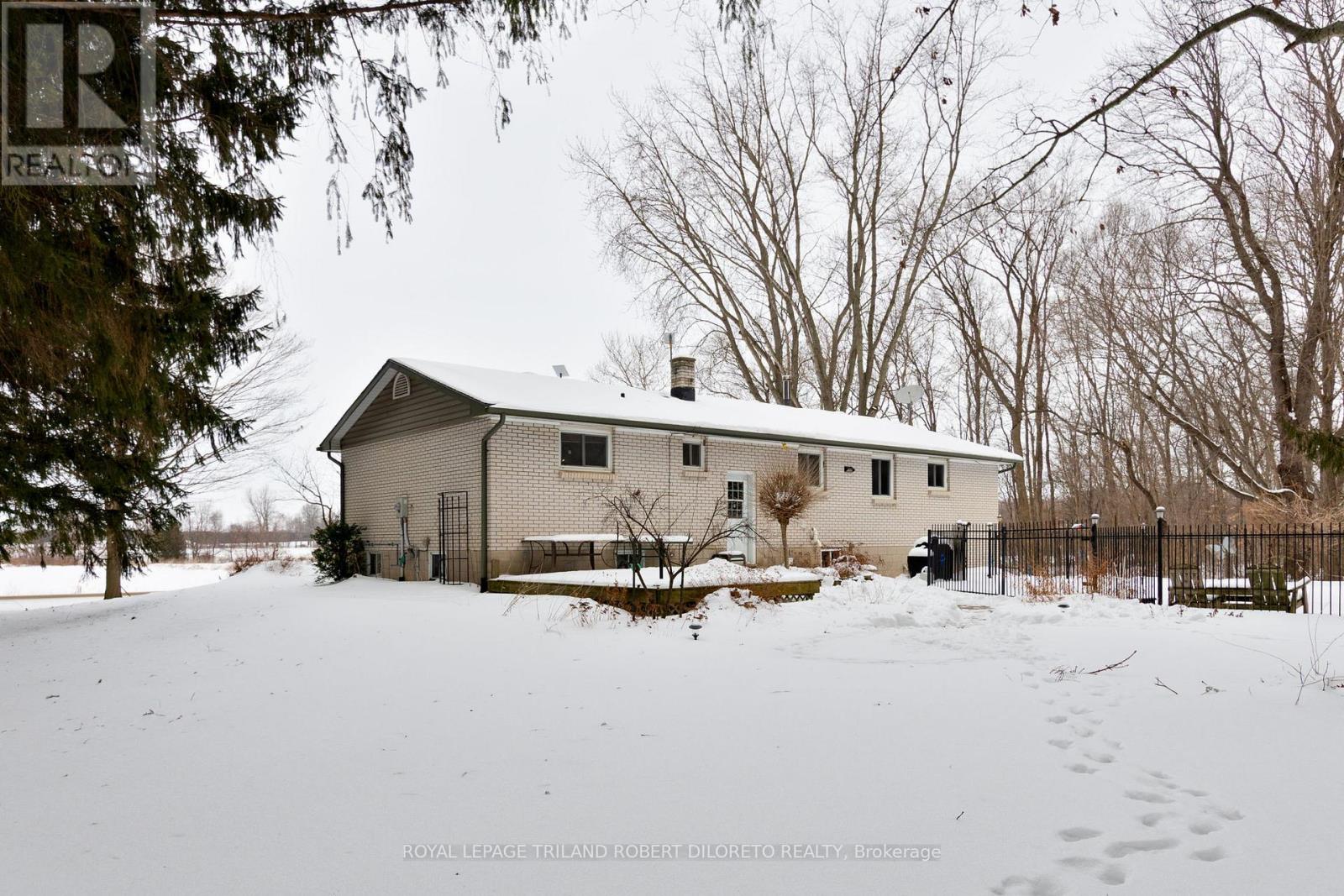 Photo 8 of 31 for 7417 Inadale Drive