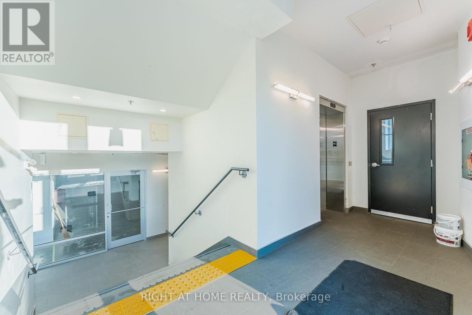 101 - 1637 Bank Street, Ottawa, Ontario  K1V 7Y9 - Photo 10 - X12804912