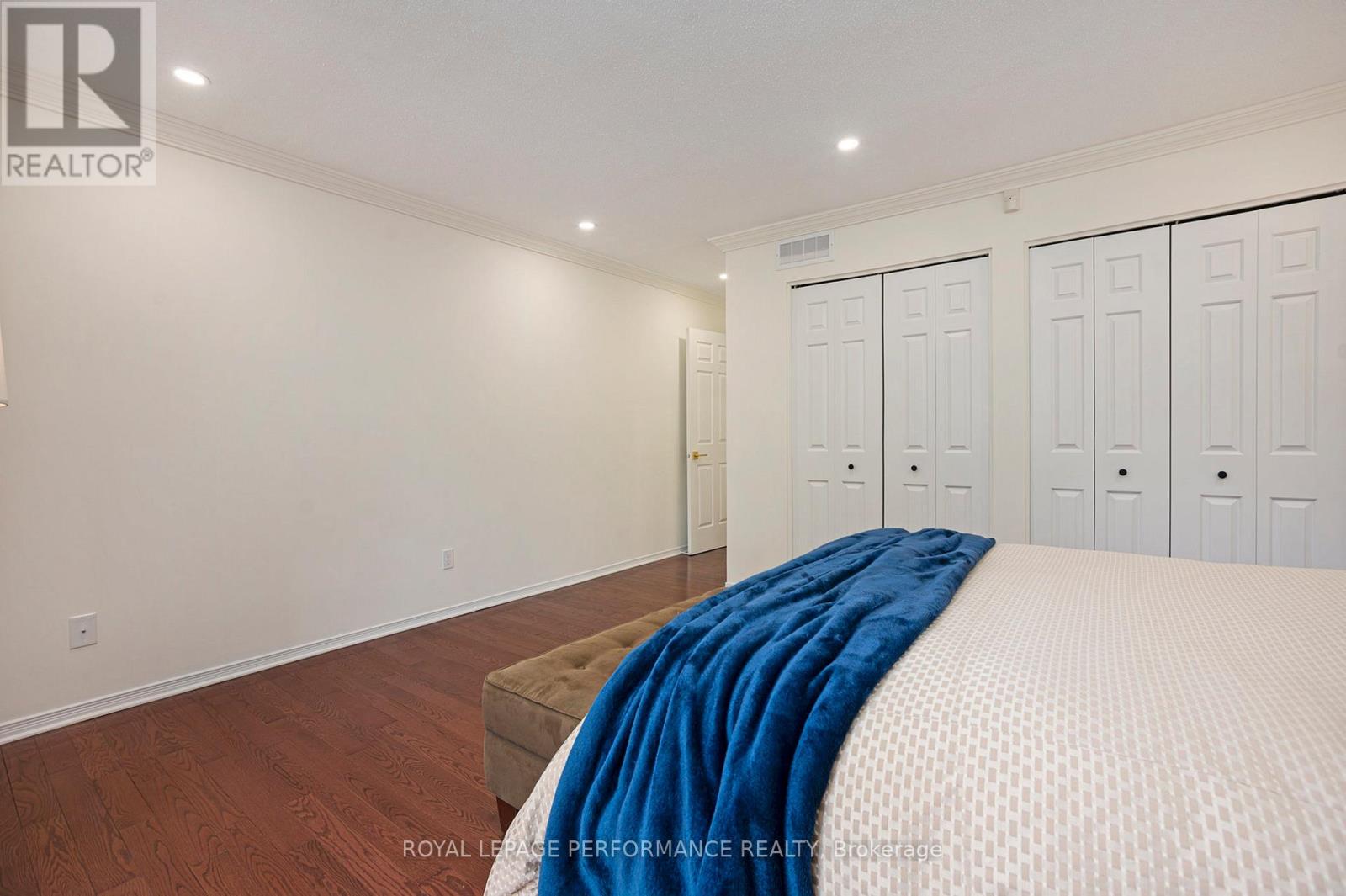 81 Waterford Drive, Ottawa, Ontario  K2E 7V4 - Photo 14 - X12804948