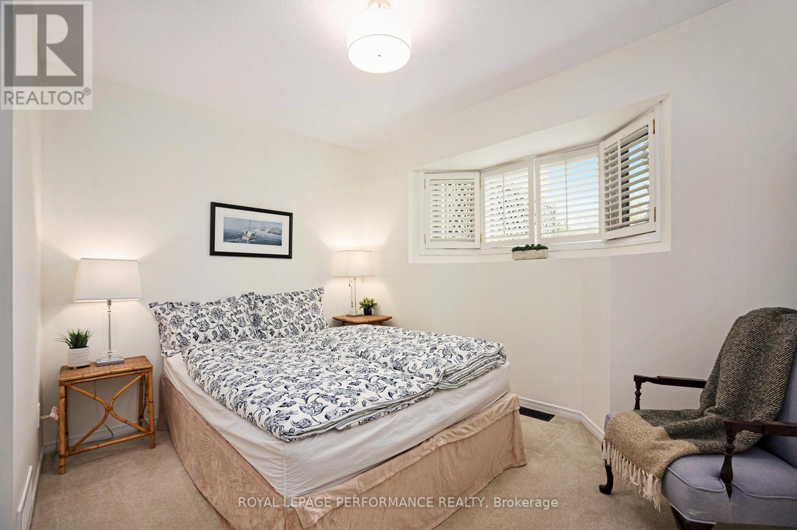 81 Waterford Drive, Ottawa, Ontario  K2E 7V4 - Photo 17 - X12804948