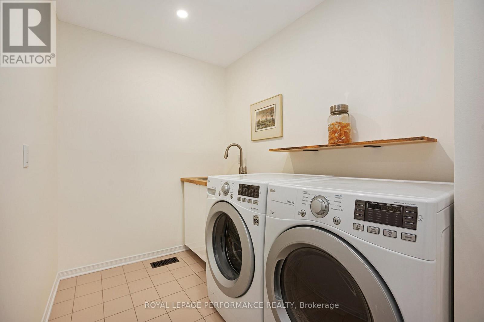 81 Waterford Drive, Ottawa, Ontario  K2E 7V4 - Photo 23 - X12804948