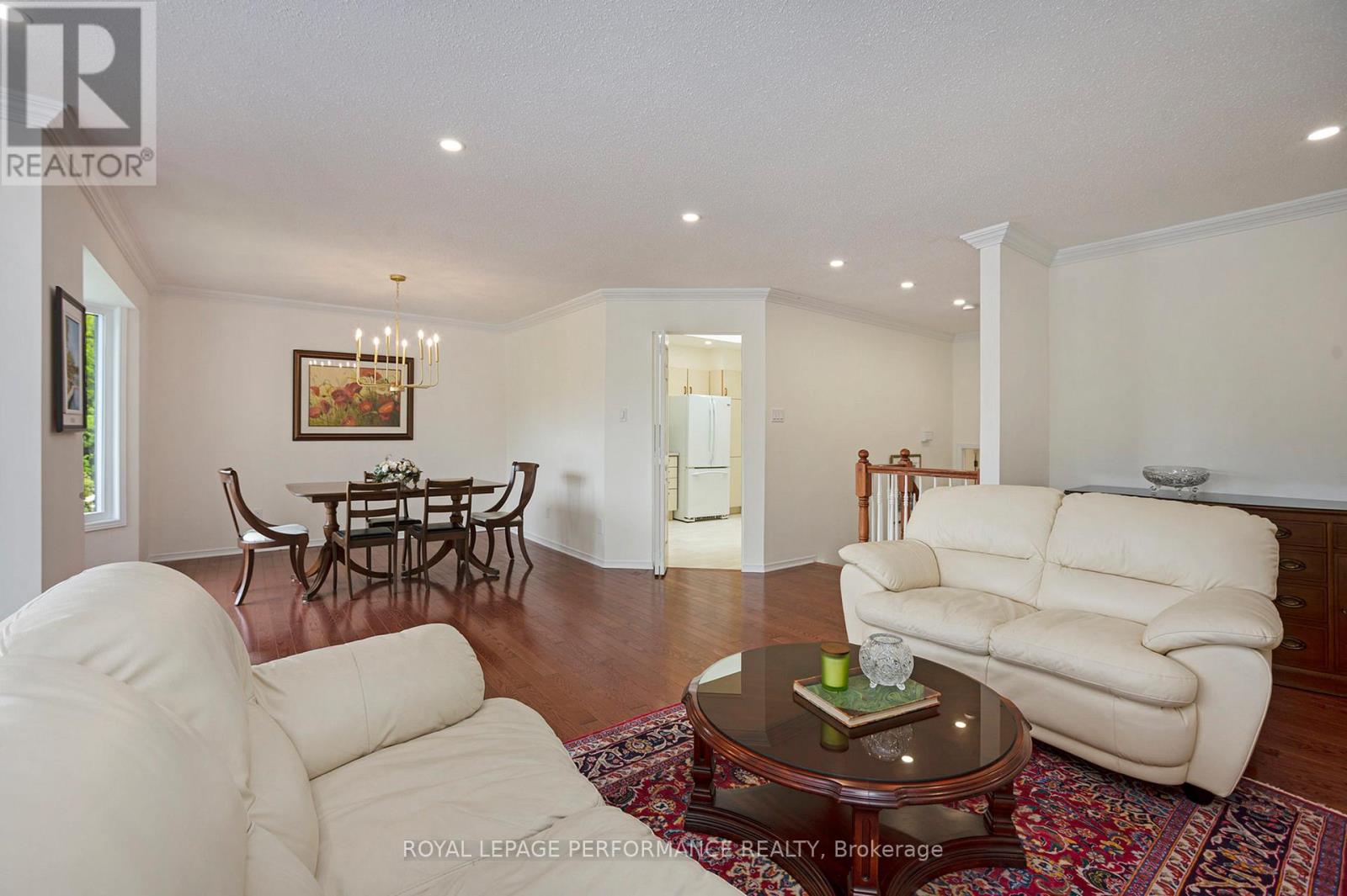 81 Waterford Drive, Ottawa, Ontario  K2E 7V4 - Photo 5 - X12804948