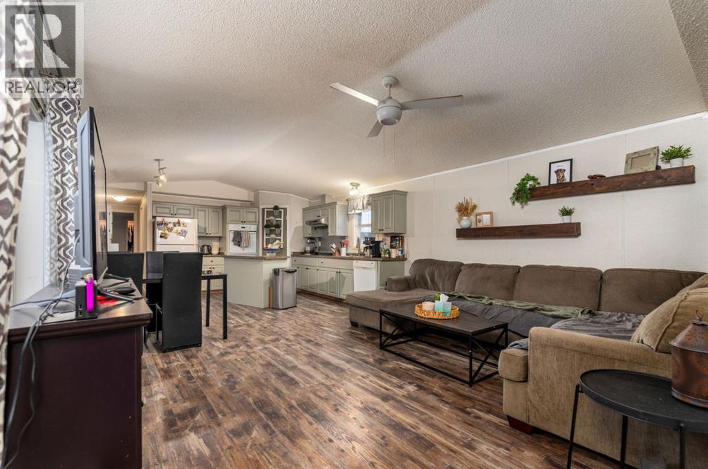 3312 43a Avenue, Lloydminster, Saskatchewan  S9V 2E5 - Photo 2 - A2287238