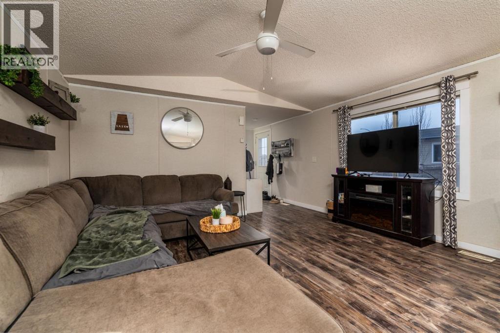 3312 43a Avenue, Lloydminster, Saskatchewan  S9V 2E5 - Photo 3 - A2287238