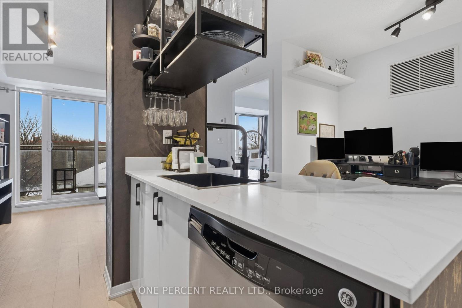 511 - 801 Sheppard Avenue W, Toronto, Ontario  M3H 0A8 - Photo 7 - C12804872