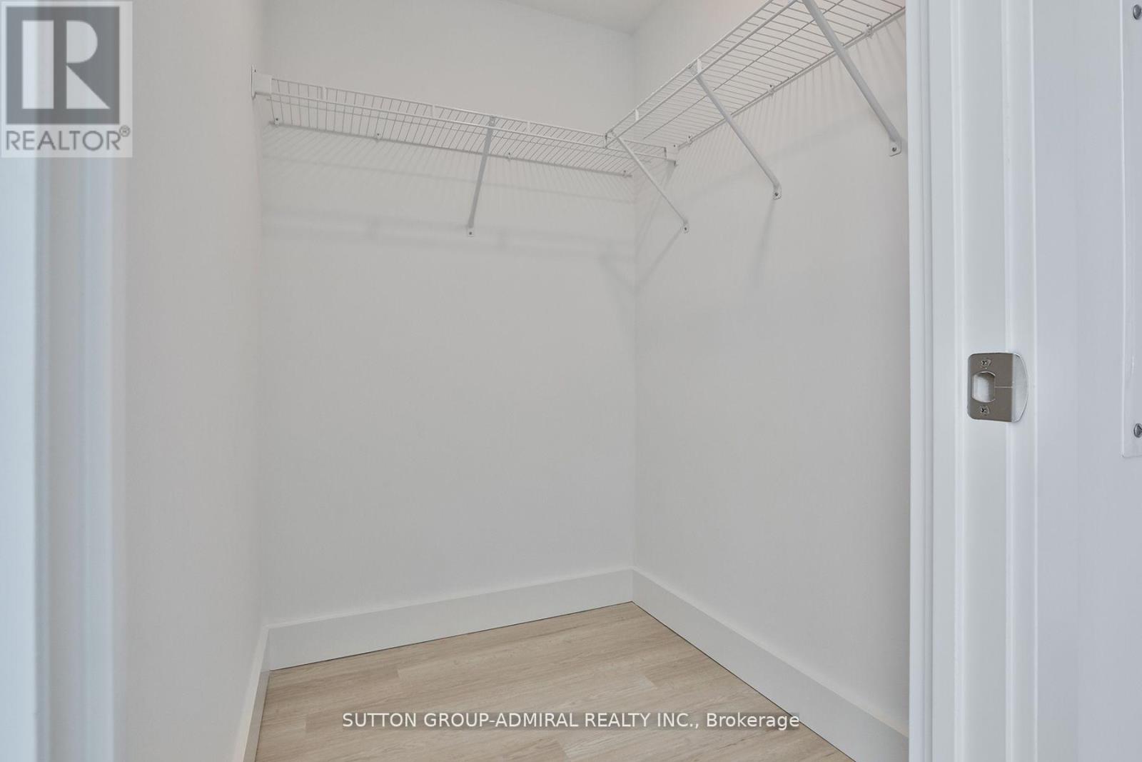 6 Greenbriar Road E, Toronto, Ontario  M2K 0H6 - Photo 10 - C12804880