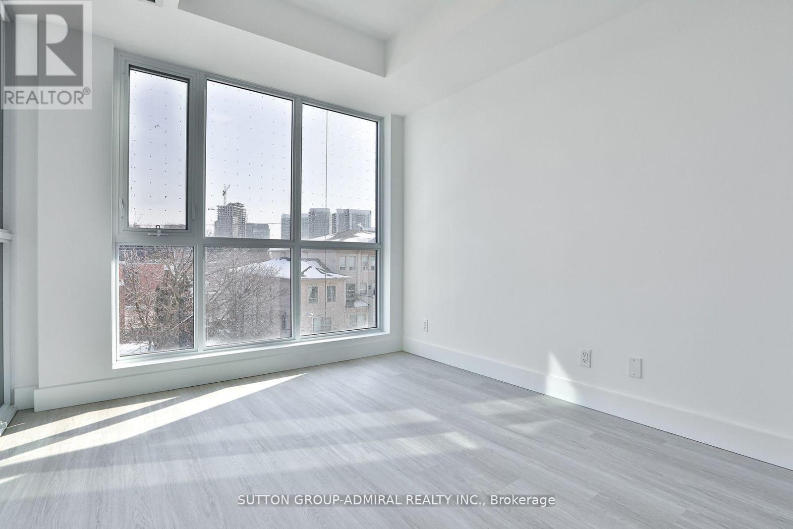 6 Greenbriar Road E, Toronto, Ontario  M2K 0H6 - Photo 8 - C12804880