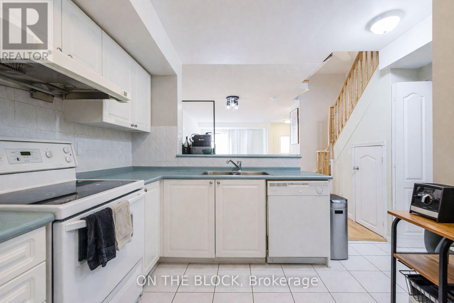 1703 - 28 Sommerset Way, Toronto (Willowdale East), Ontario  M2N 6W7 - Photo 8 - C12804952