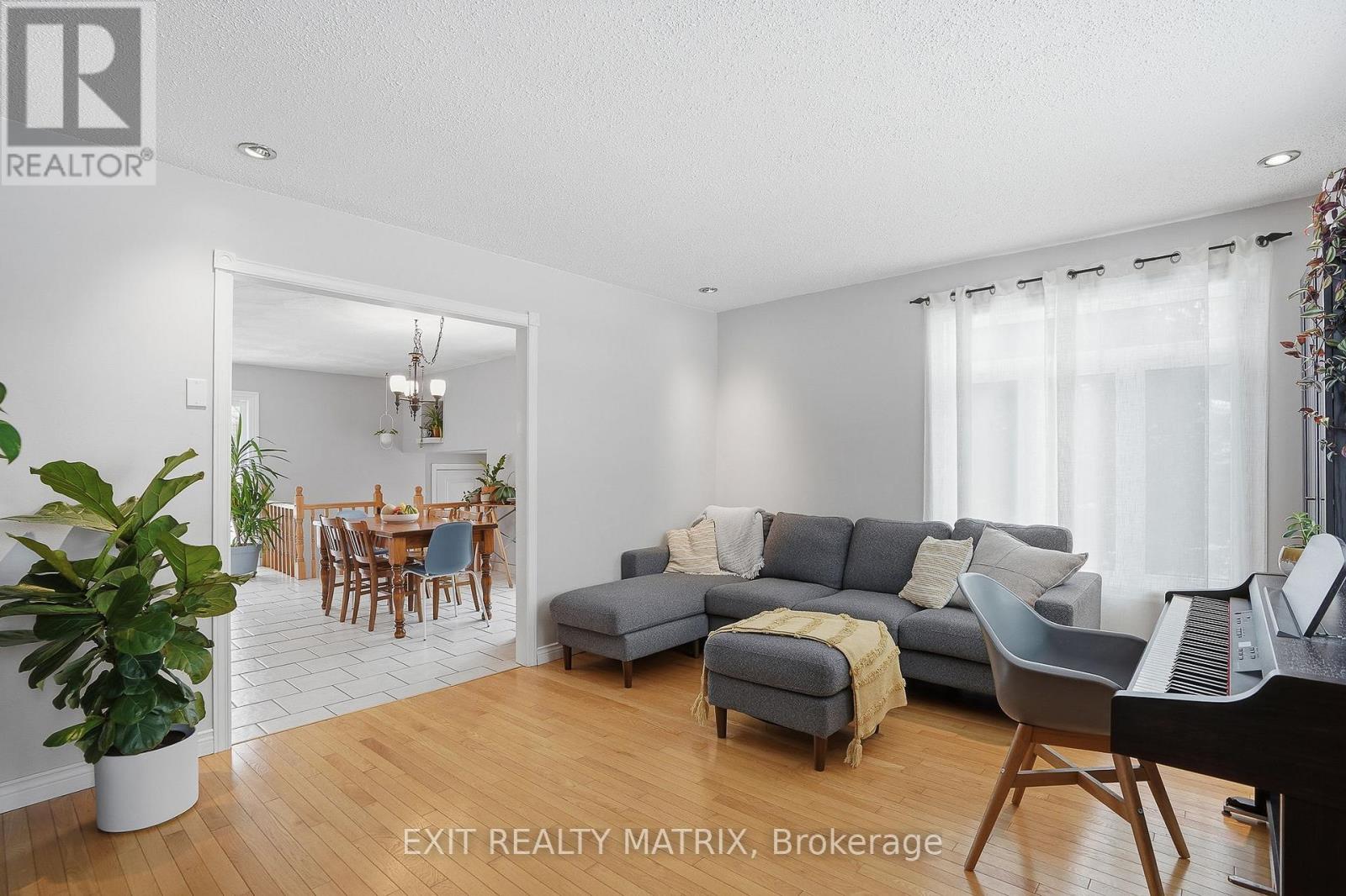 685 Station Rd Road, Alfred And Plantagenet, Ontario  K0B 1A0 - Photo 12 - X12804860