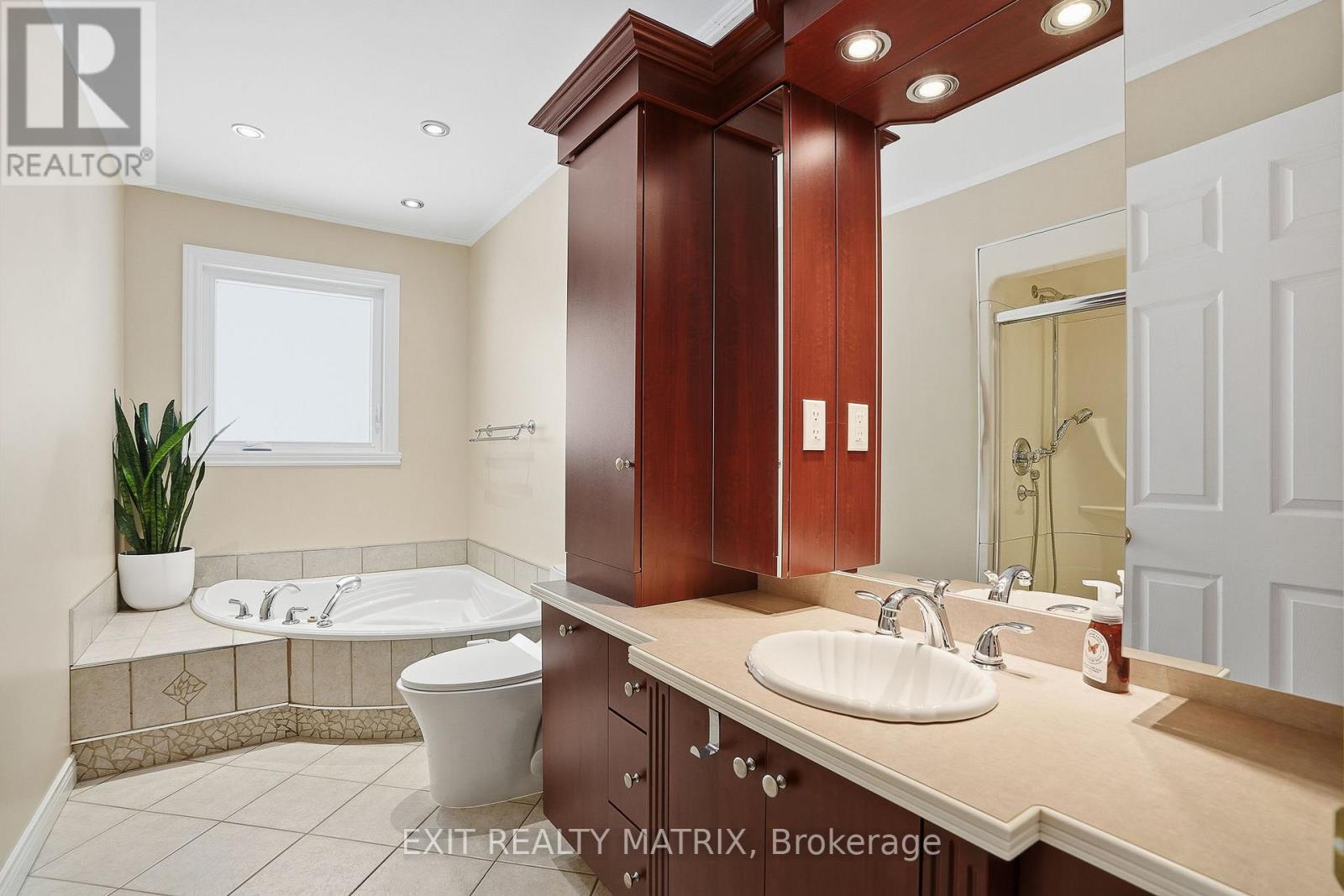 685 Station Rd Road, Alfred And Plantagenet, Ontario  K0B 1A0 - Photo 16 - X12804860