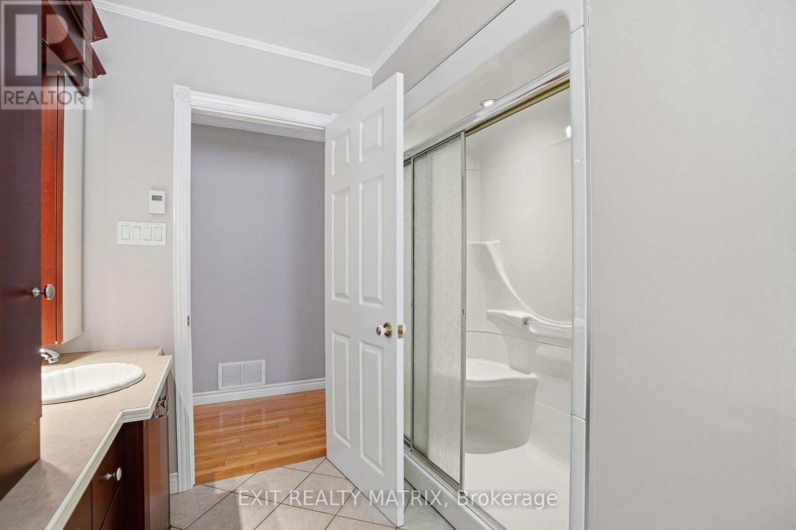 685 Station Rd Road, Alfred And Plantagenet, Ontario  K0B 1A0 - Photo 17 - X12804860