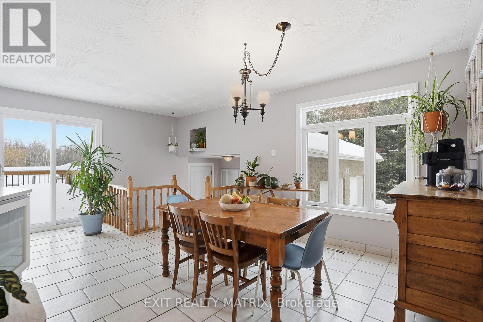 685 Station Rd Road, Alfred And Plantagenet, Ontario  K0B 1A0 - Photo 9 - X12804860