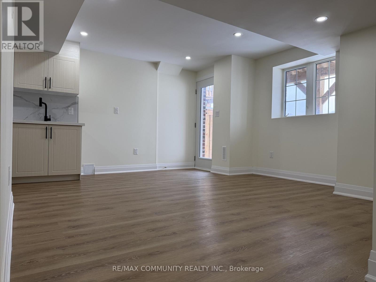 Bsmt - 3255 Turnstone Boulevard, Pickering, Ontario  L1X 0N3 - Photo 6 - E12804896