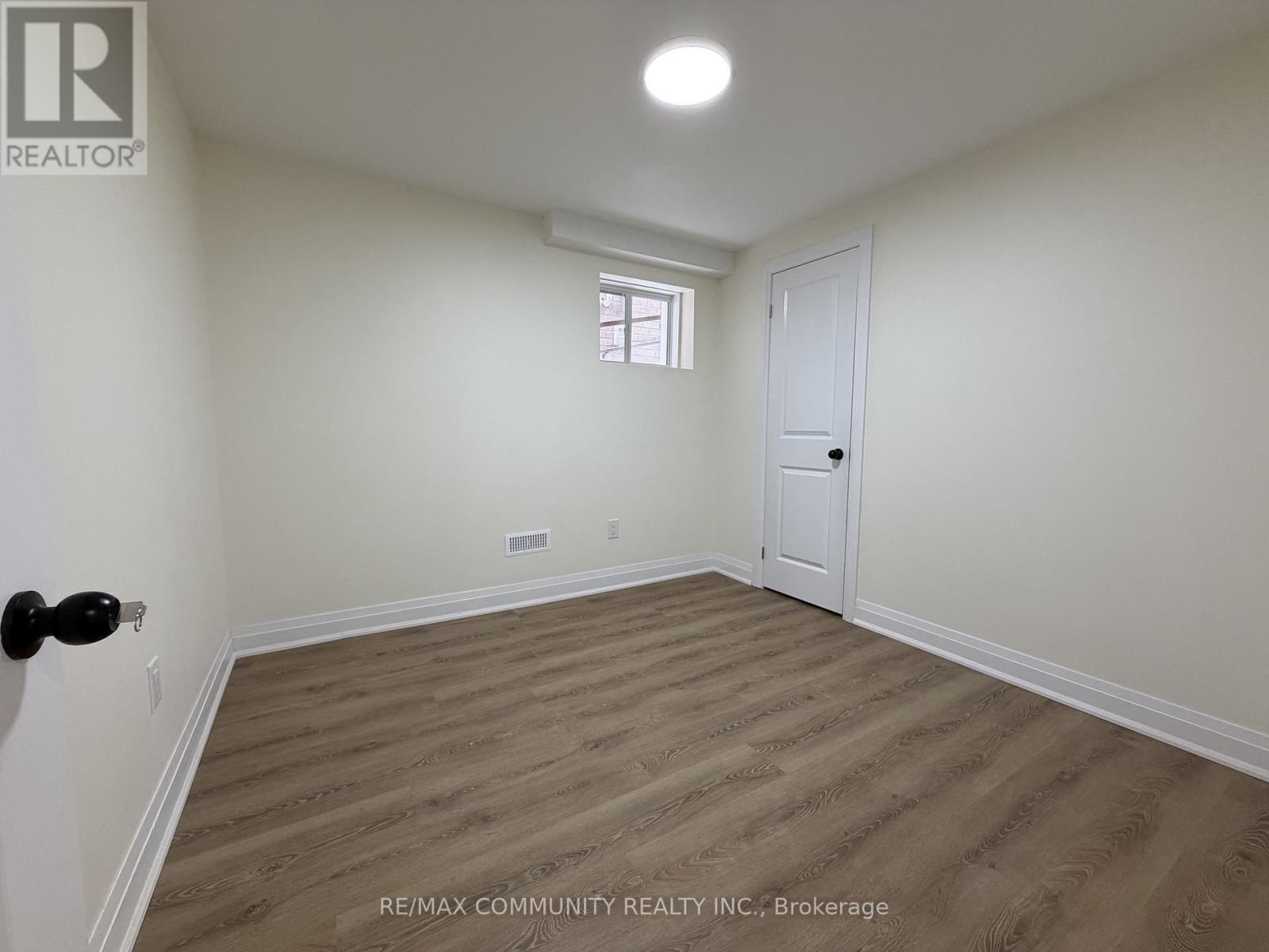 Bsmt - 3255 Turnstone Boulevard, Pickering, Ontario  L1X 0N3 - Photo 9 - E12804896