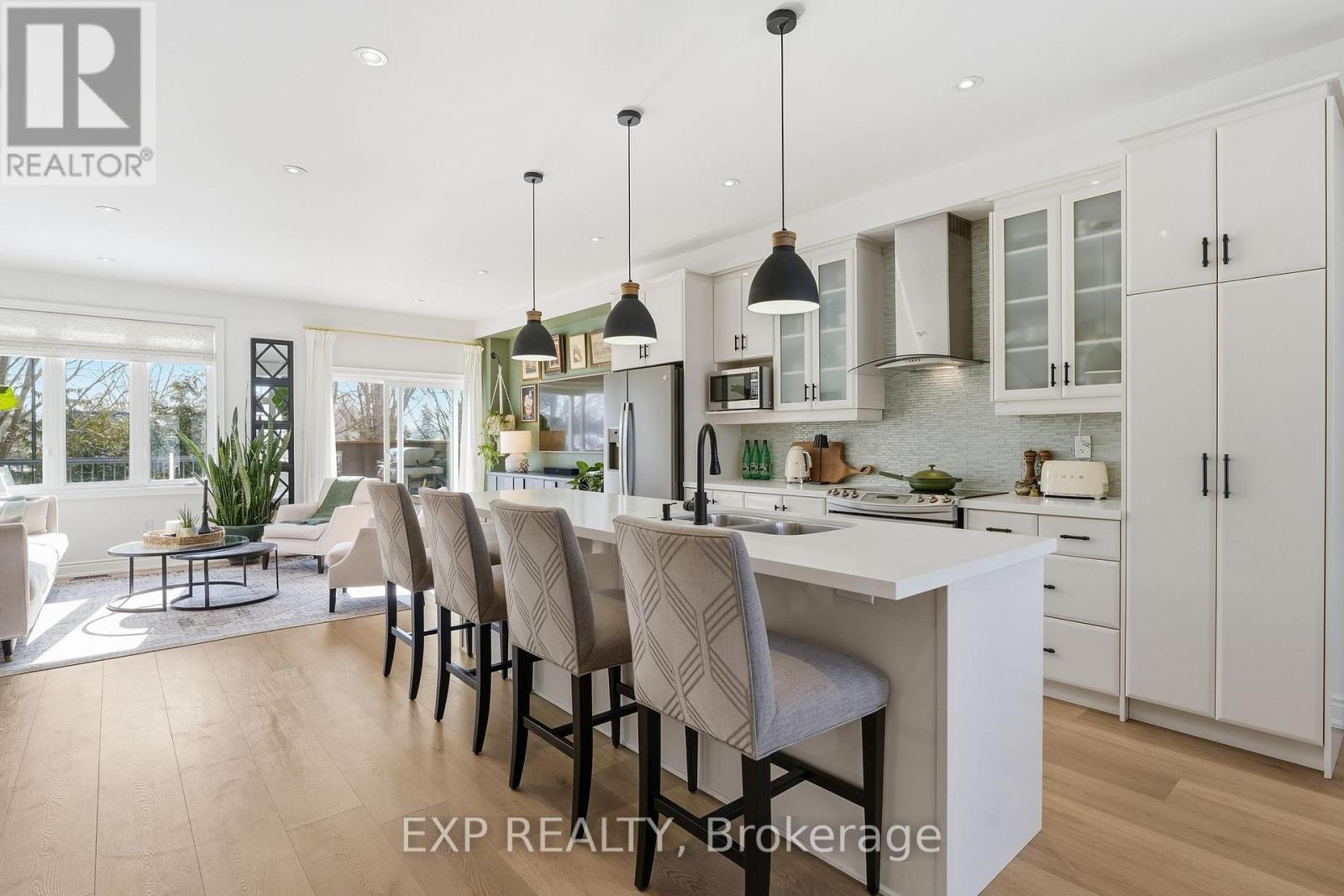 7 Brenner Court, Georgina, Ontario  L4P 0A5 - Photo 7 - N12804862