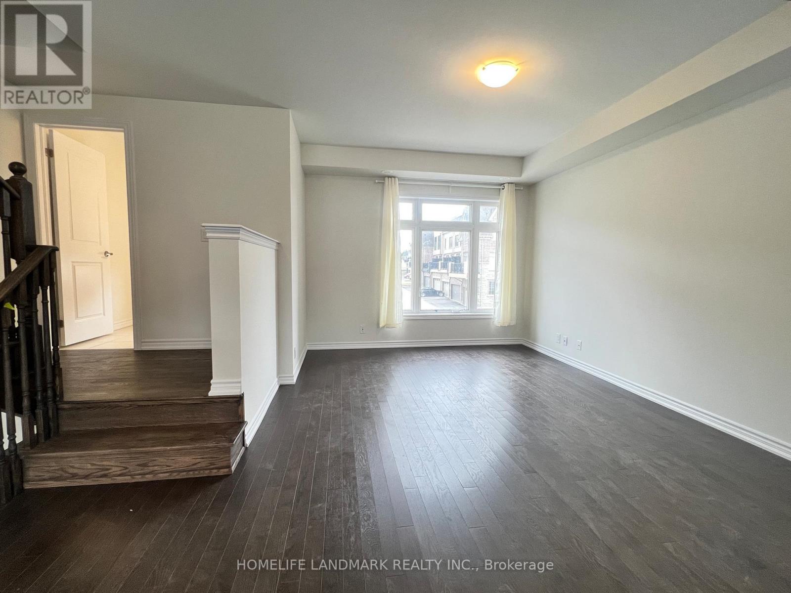 33 Guardhouse Crescent, Markham, Ontario  L6C 3J7 - Photo 2 - N12804954