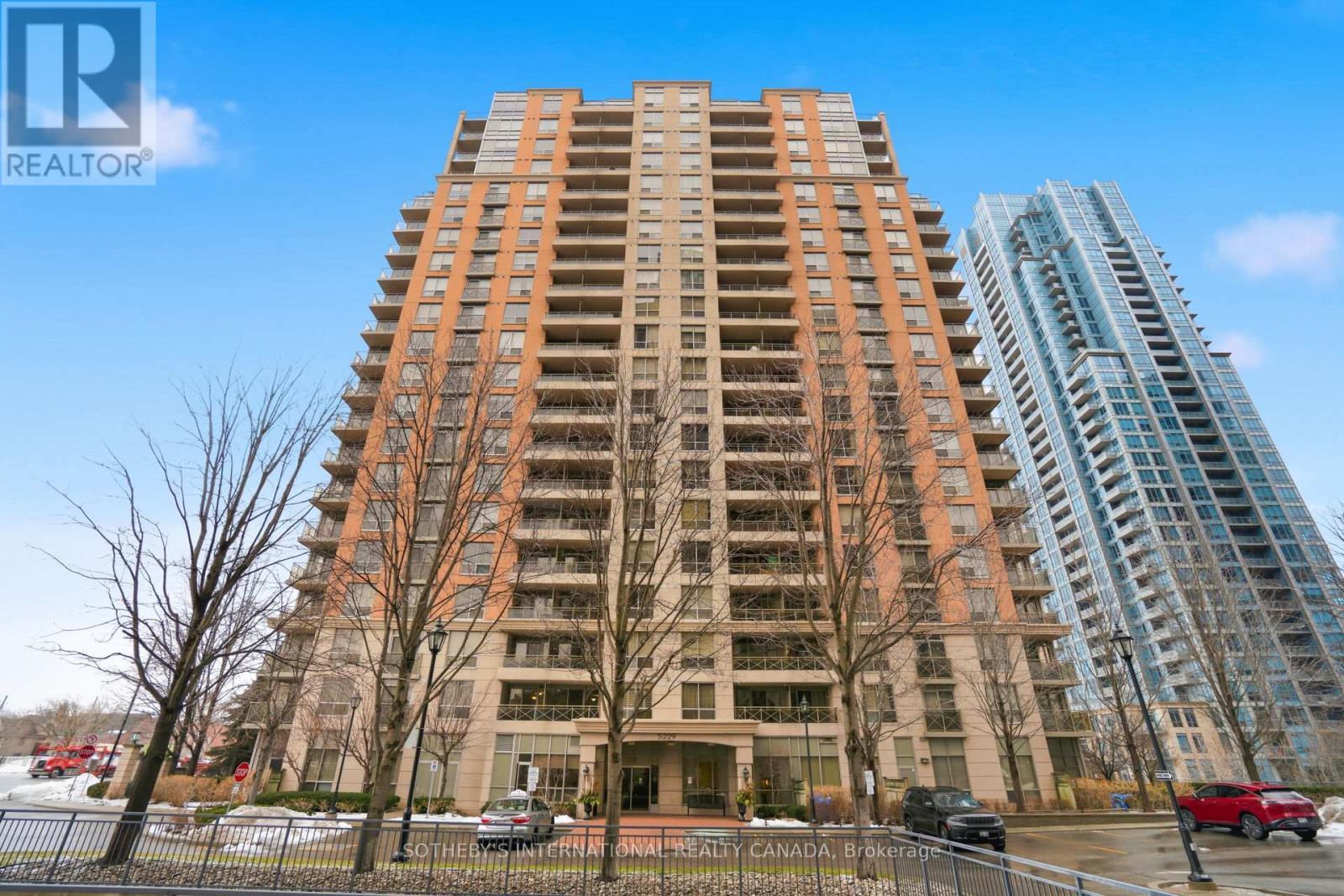 707 - 5229 Dundas Street W, Toronto, Ontario  M9B 6L9 - Photo 2 - W12784812