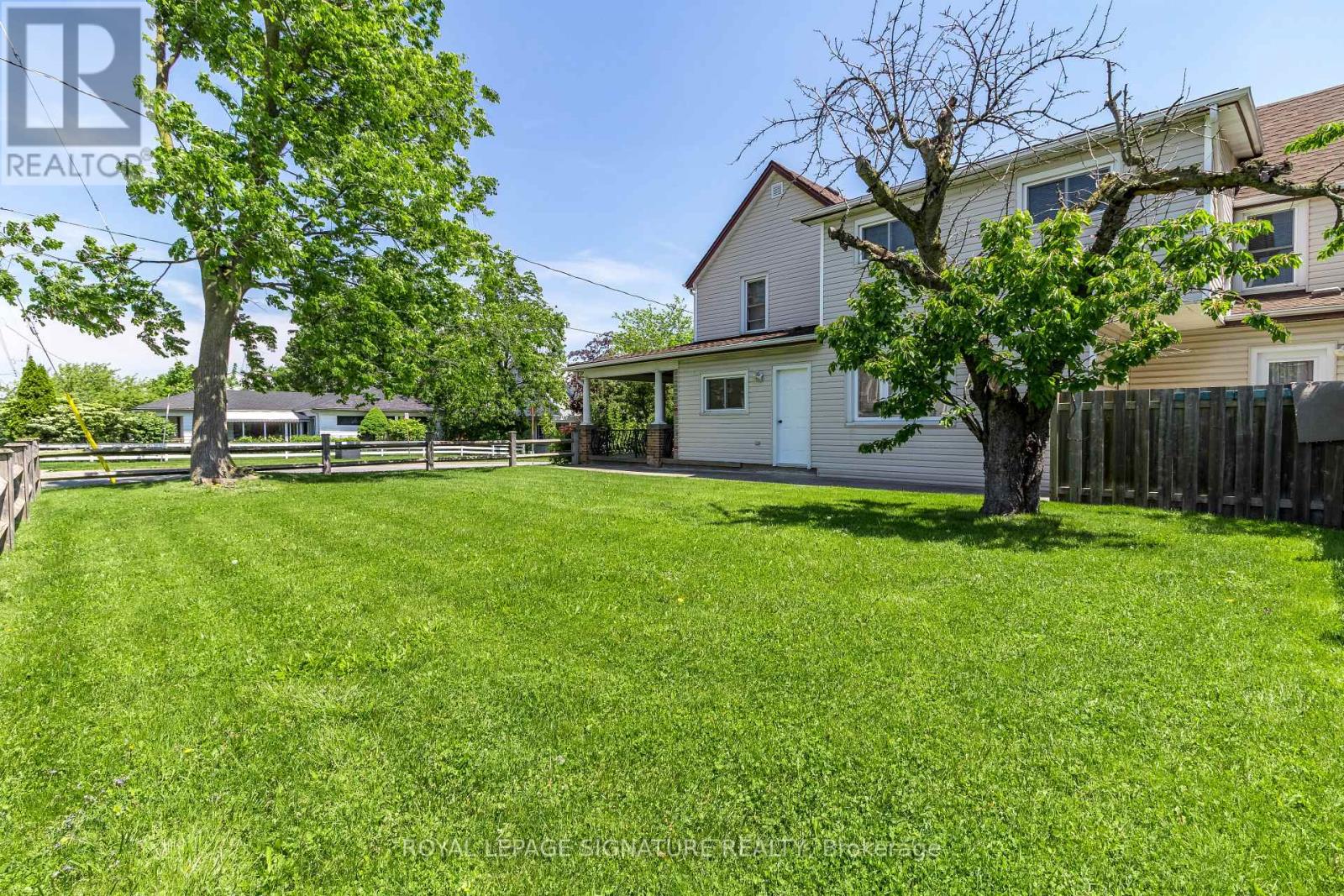 23 Sullivan Avenue, Thorold, Ontario  L2V 2Y3 - Photo 4 - X12804834