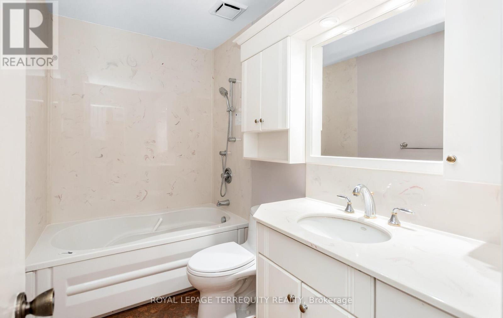 33 - 1250 Marlborough Court, Oakville, Ontario  L6H 2W7 - Photo 32 - W12804868