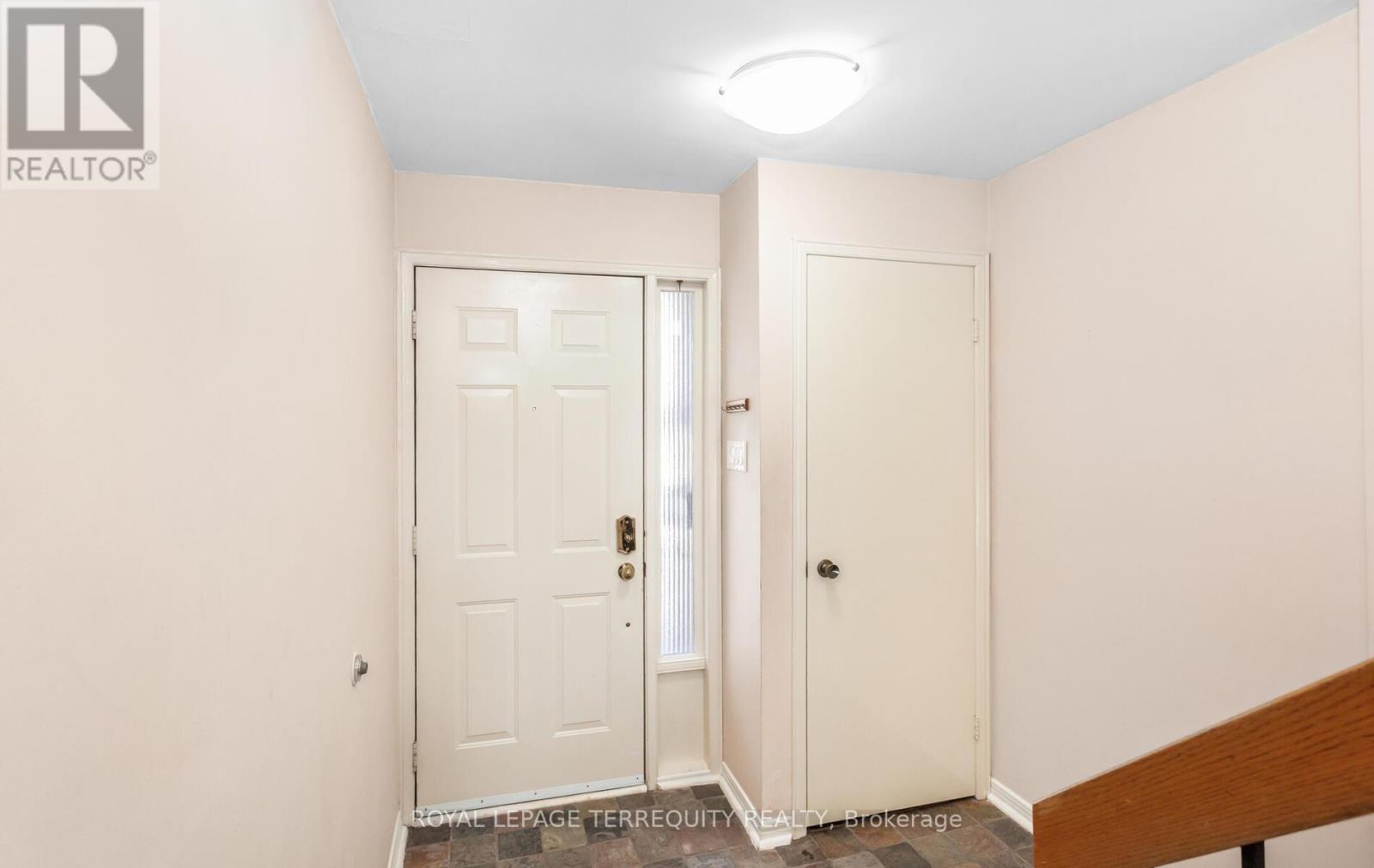 33 - 1250 Marlborough Court, Oakville, Ontario  L6H 2W7 - Photo 9 - W12804868