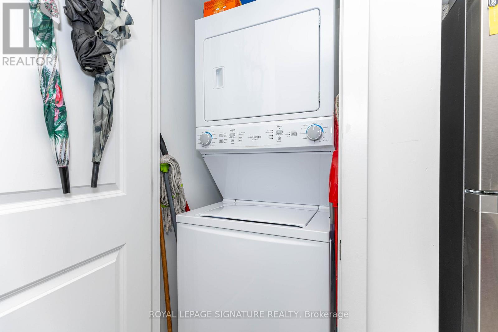 813 - 556 Marlee Avenue, Toronto, Ontario  M6B 0B1 - Photo 5 - W12804882