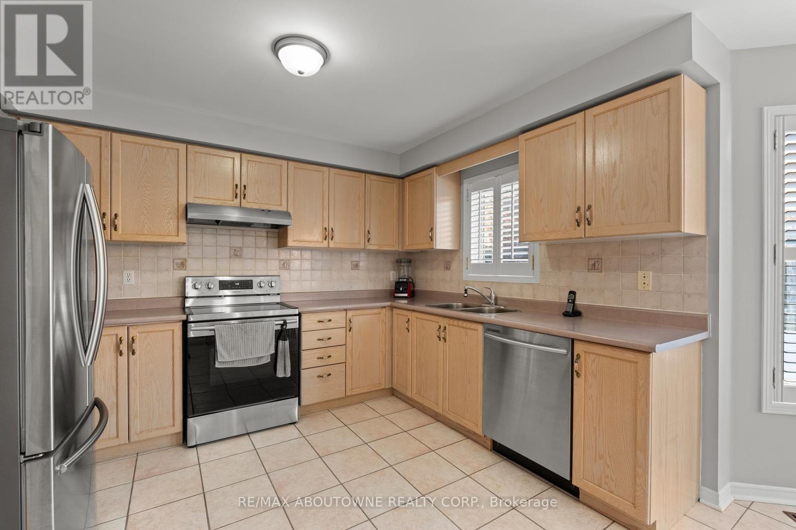 49 Lockwood Road, Brampton, Ontario  L6Y 4T7 - Photo 14 - W12804904