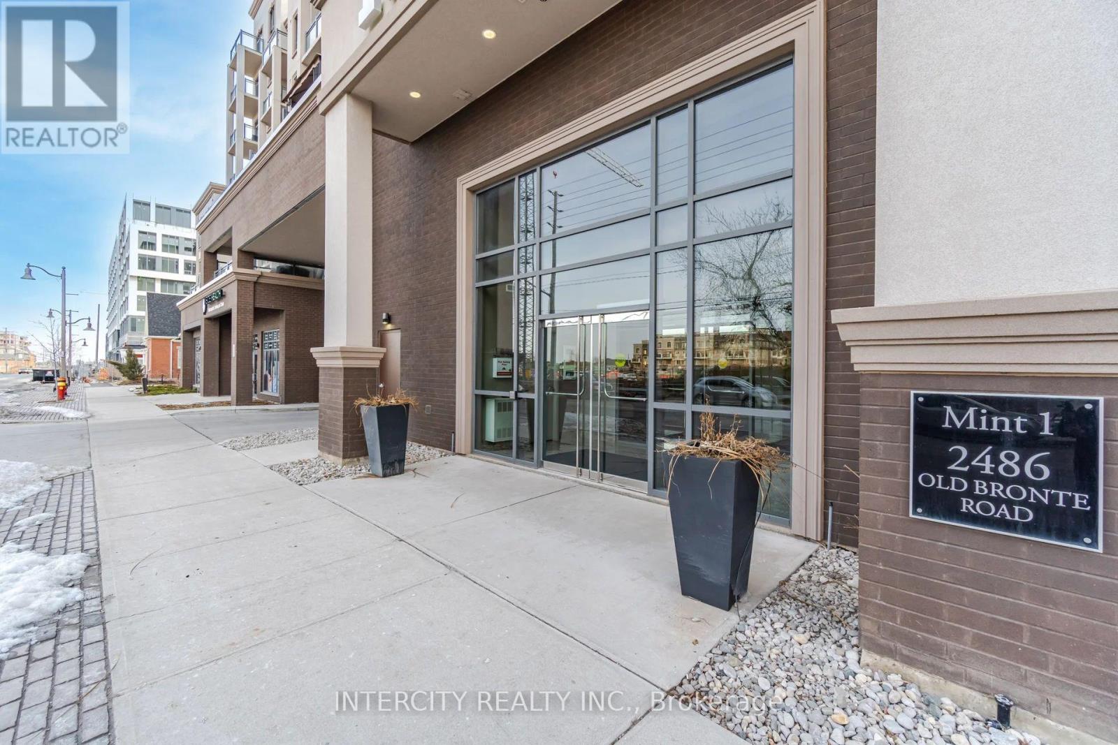 308 - 2486 Old Bronte Road, Oakville, Ontario  L6M 9Y5 - Photo 4 - W12804916