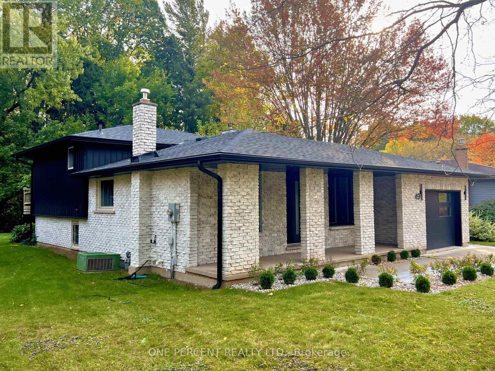 49 Spruceside Crescent, Pelham, Ontario  L0S 1E1 - Photo 3 - X12804890