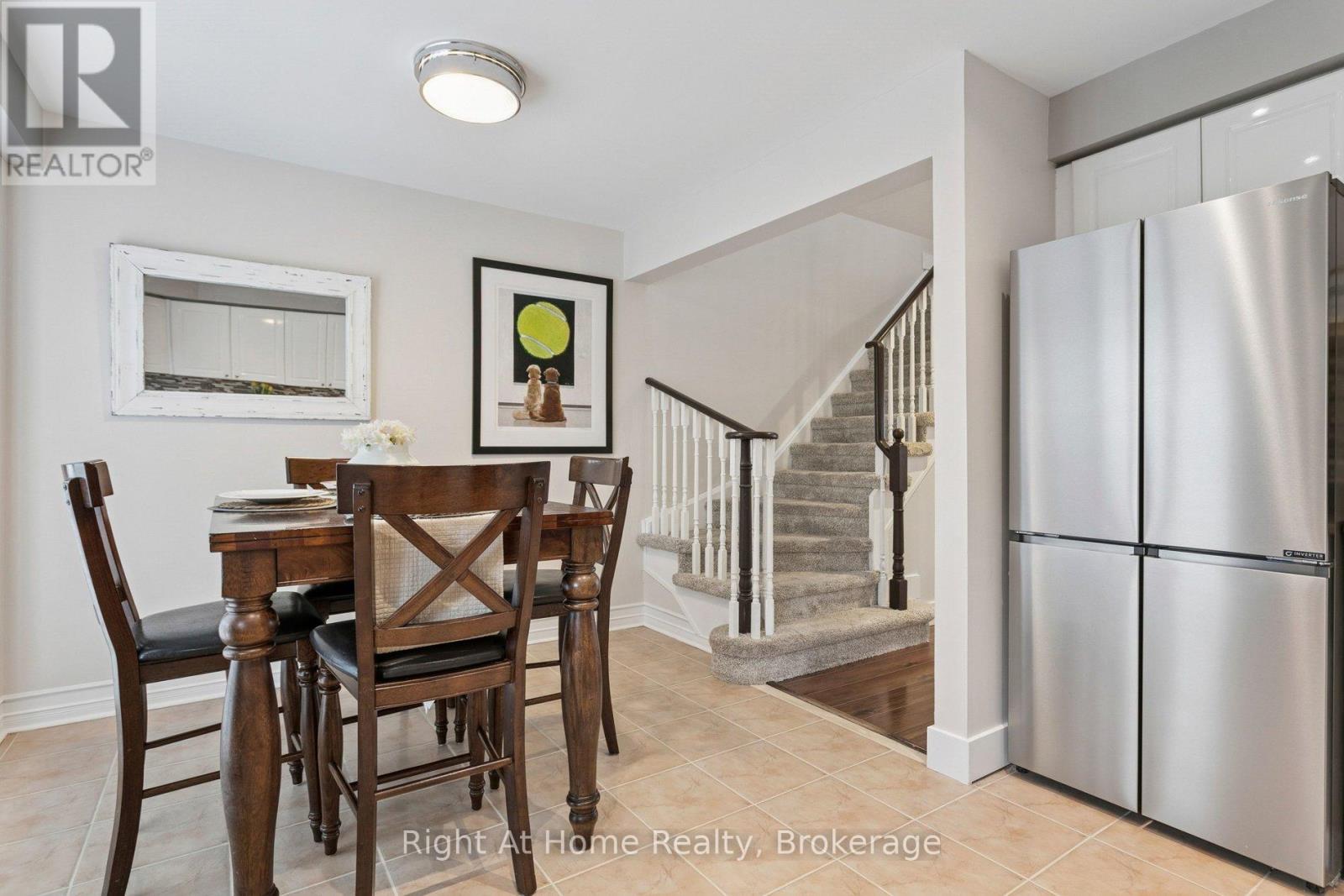 389 Fairgate Way, Oakville, Ontario  L6H 6Y1 - Photo 10 - W12805106