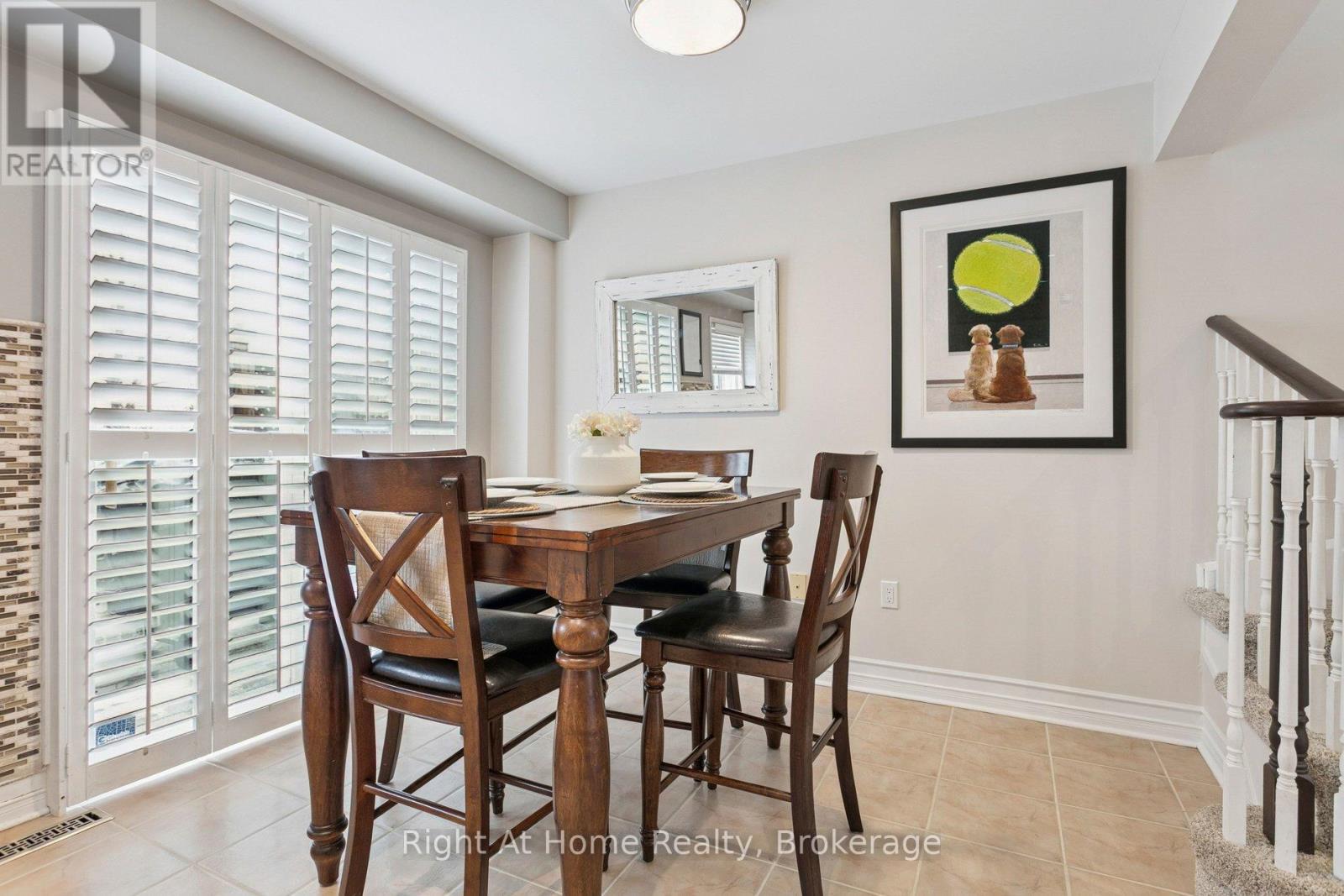 389 Fairgate Way, Oakville, Ontario  L6H 6Y1 - Photo 11 - W12805106