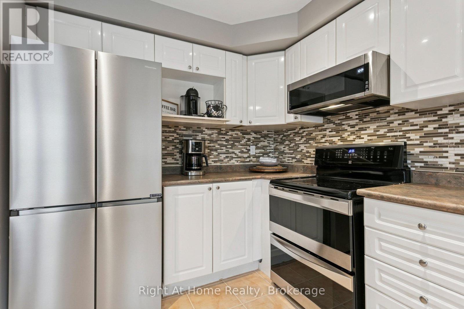 389 Fairgate Way, Oakville, Ontario  L6H 6Y1 - Photo 14 - W12805106