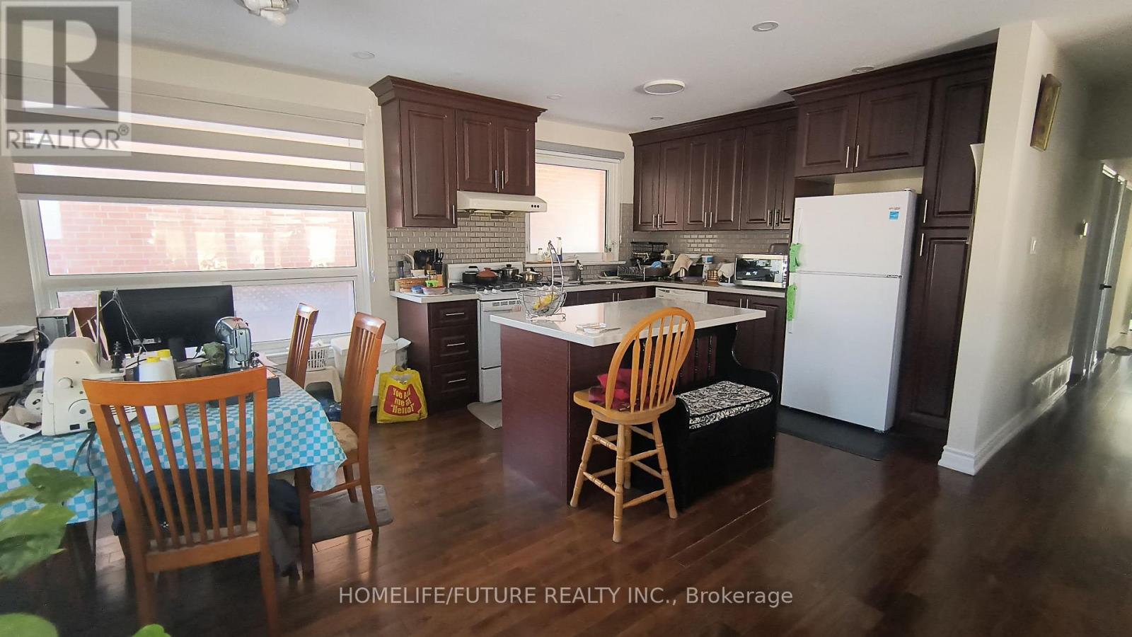 Main - 2 Cora Crescent, Toronto, Ontario  M1P 4M4 - Photo 2 - E12804384