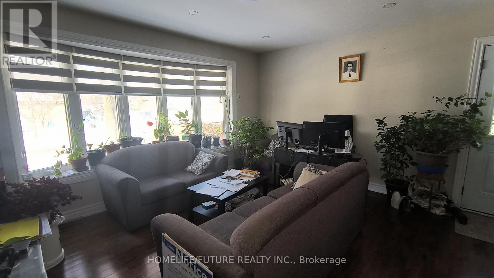 Main - 2 Cora Crescent, Toronto, Ontario  M1P 4M4 - Photo 6 - E12804384