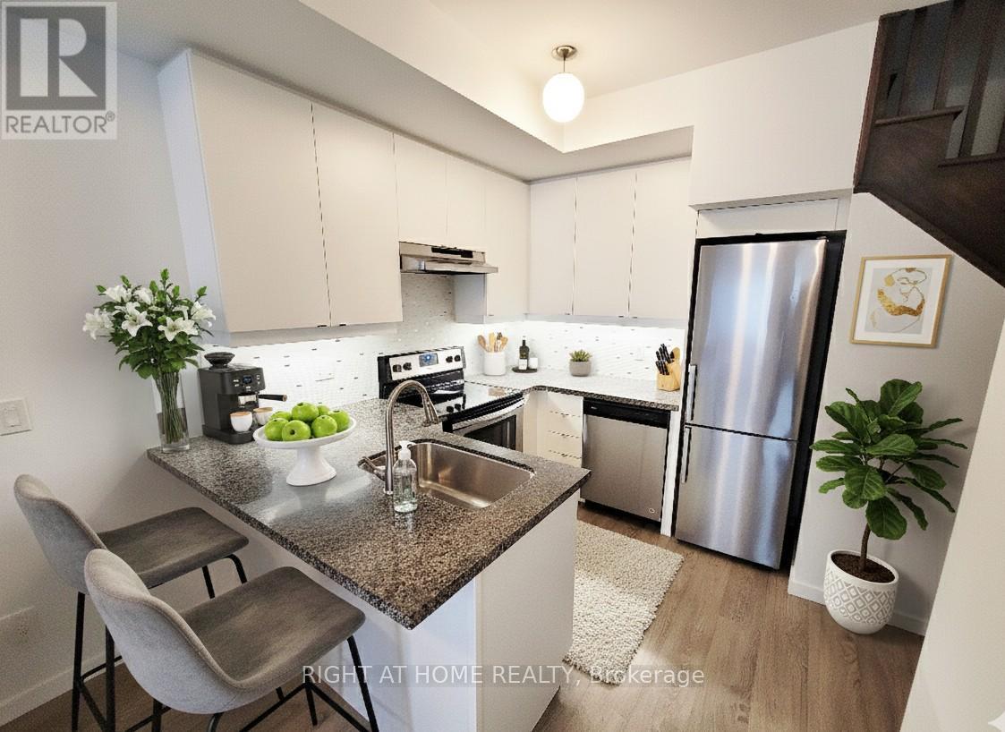 55 - 300 Alex Garden Circle, Aurora, Ontario  L4G 3G5 - Photo 4 - N12589044