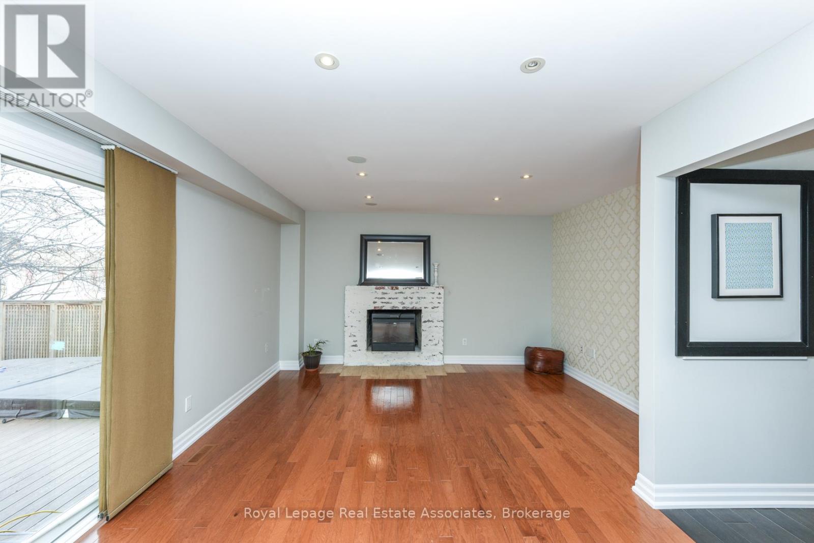 Upper Level - 3162 Folkway Drive, Mississauga, Ontario  L5L 2A3 - Photo 16 - W12590950